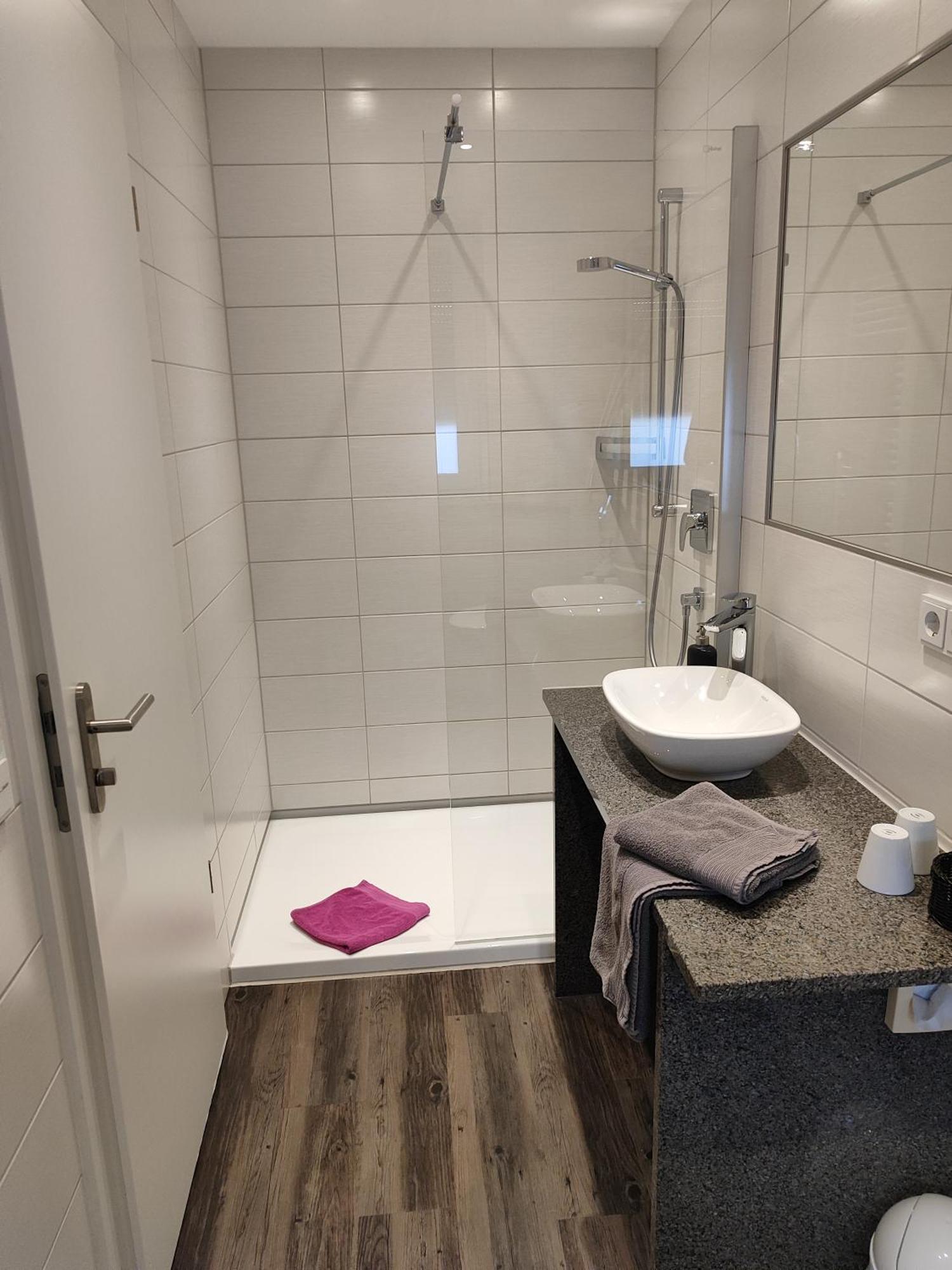 FDH Hotel Gaestehaus Stock Zimmer Sahnehaeuble מראה חיצוני תמונה