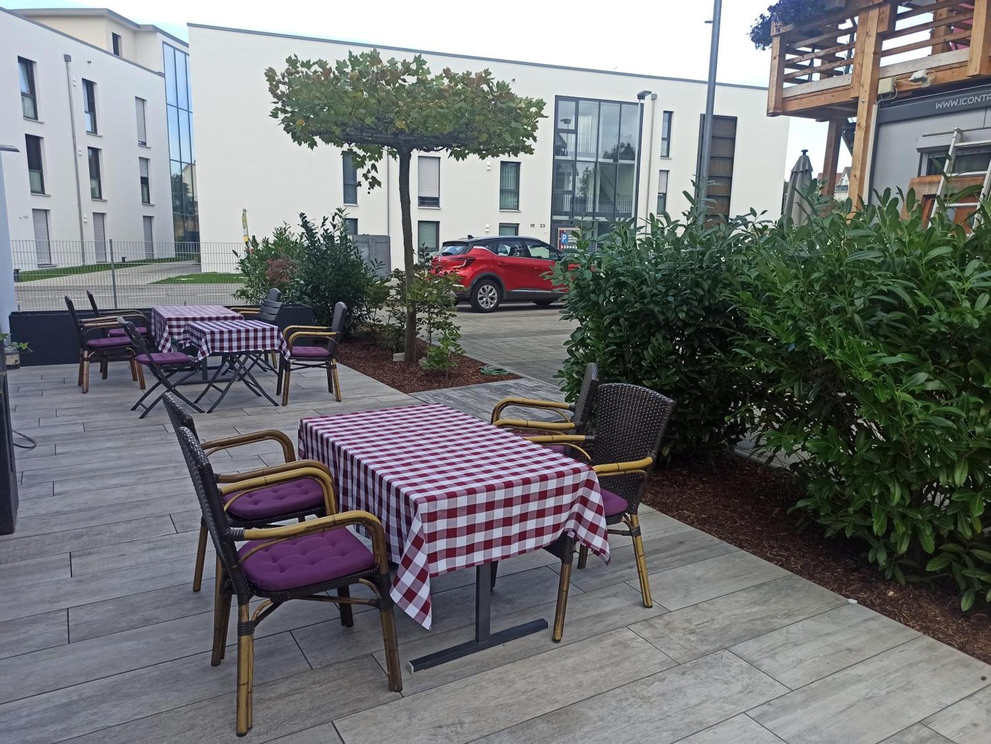 FDH Hotel Gaestehaus Stock Zimmer Sahnehaeuble מראה חיצוני תמונה