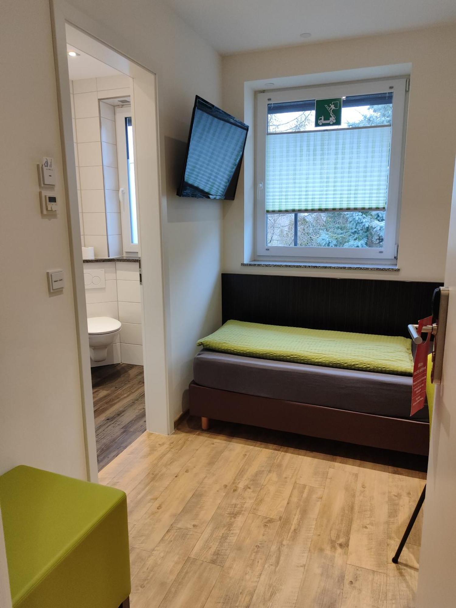 FDH Hotel Gaestehaus Stock Zimmer Sahnehaeuble מראה חיצוני תמונה